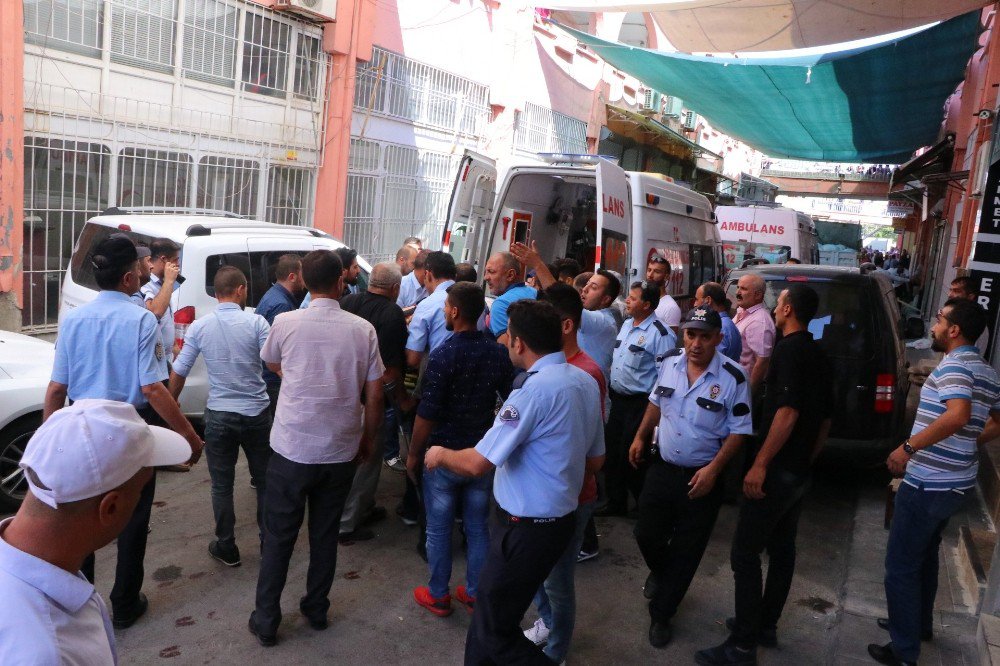 Esnafların kavgası kanlı bitti