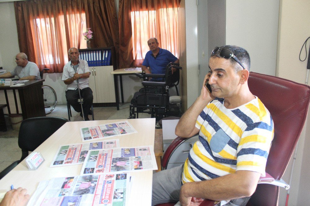 Bu gazetenin sahibi de çalışanları da engelli