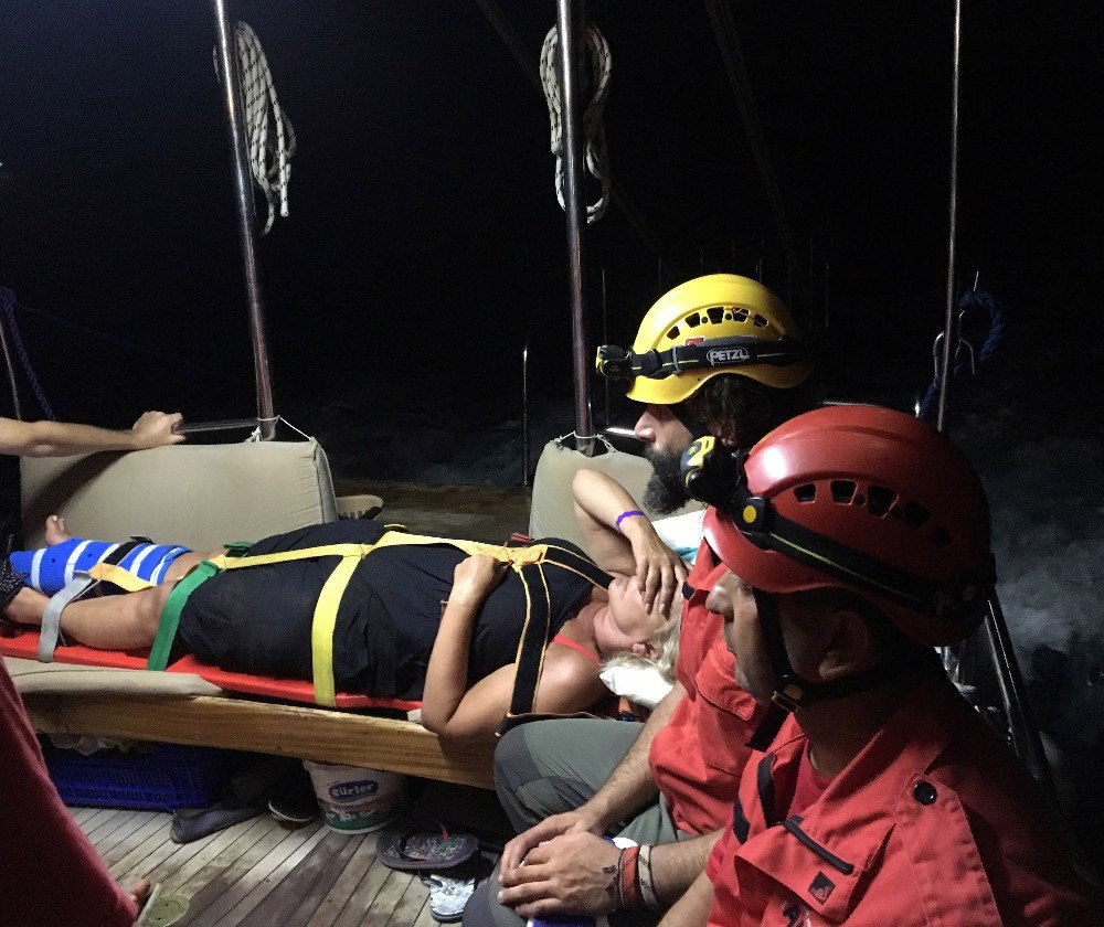 Ayağı kırılınca dağda mahsur kalan İskoç kadını AKUT kurtardı