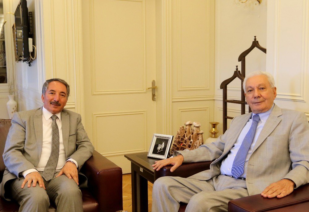 Sağlık eski Bakanı Eryılmaz’dan Rektör Karabulut’a ziyaret