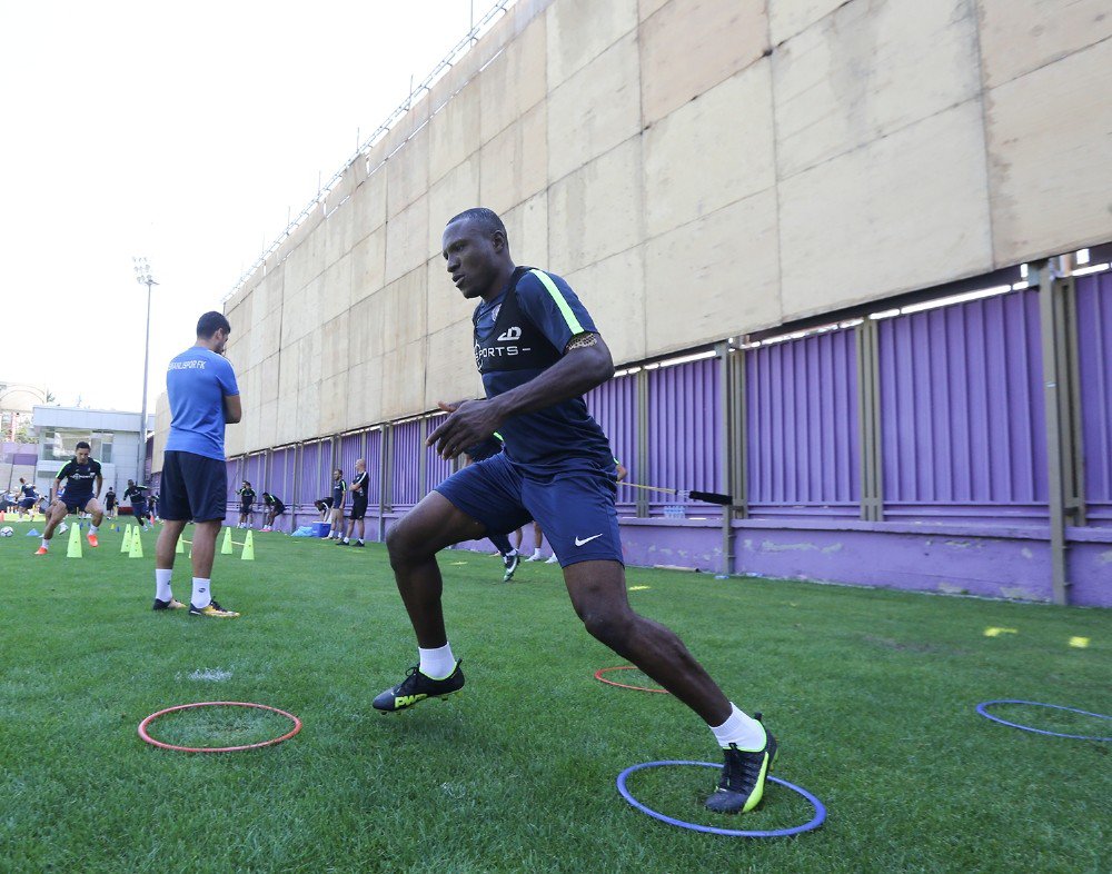 Osmanlıspor günü çift antrenmanla tamamladı