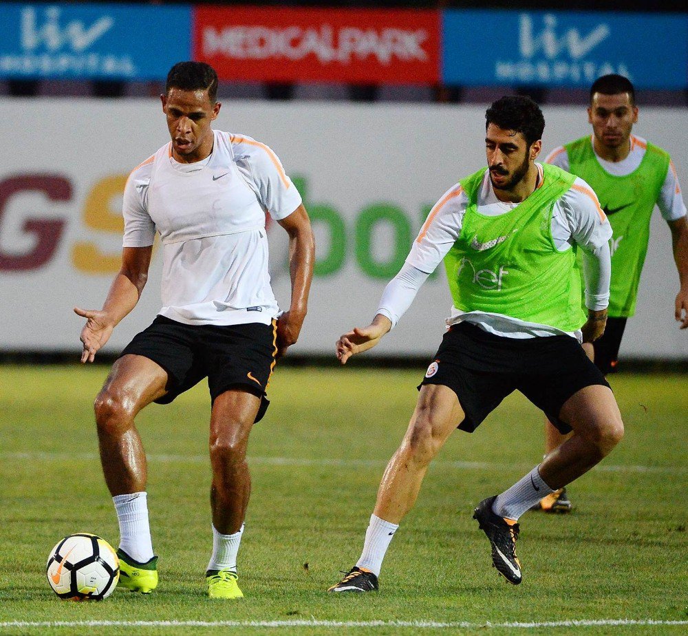 Galatasaray hazırlıklarını sürdürdü