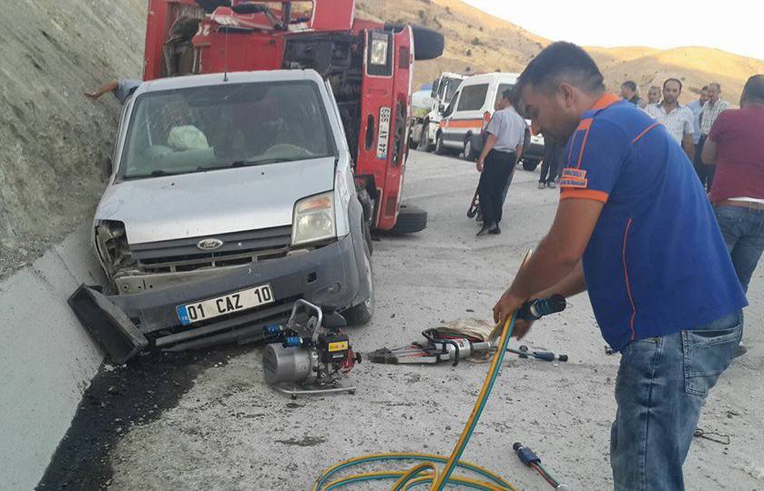 Tunceli’de trafik kazası:2 yaralı