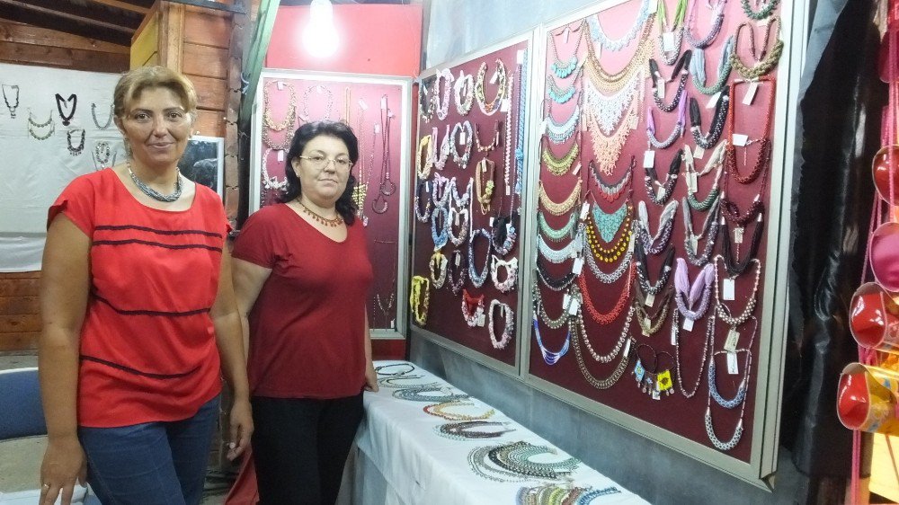 Burhaniye’de kurslar kadınları üretici yaptı