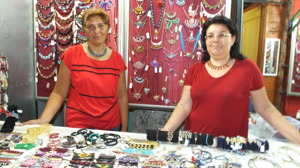 Burhaniye’de kurslar kadınları üretici yaptı