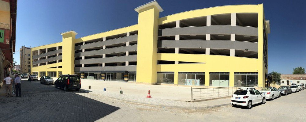 Van Büyükşehir Belediyesinin çok katlı otoparkı hizmete giriyor