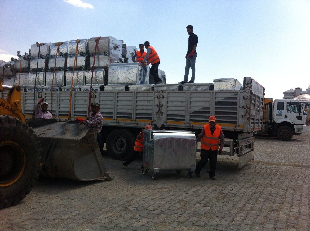 Çaldıran Belediyesi 650 adet çöp konteyneri aldı