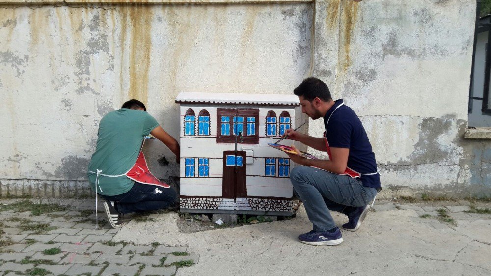 Çaldıran Belediyesinden ilçeyi güzelleştirme çalışması