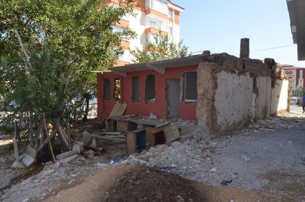 Yeşilyurt’ta alternatif yol güzergahlarının sayısı artıyor