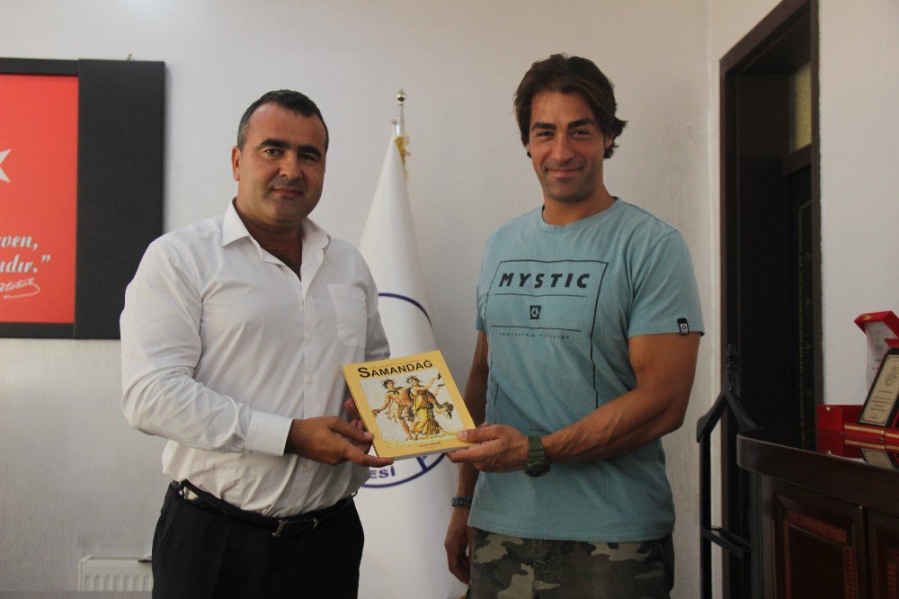 Oyuncu Sarp Levendoğlu’ndan Samandağ Belediyesi’ne ziyaret