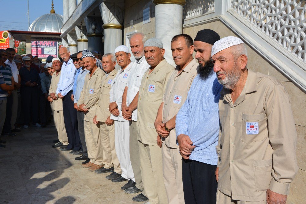 80 hacı adayı dualarla uğurlandı