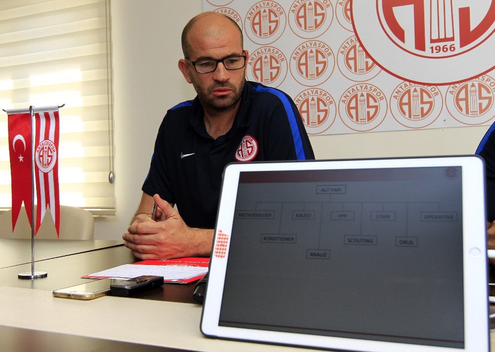 Gelen talepler Antalyaspor Altyapı Direktörü İspanyol Badia’yı şaşırttı