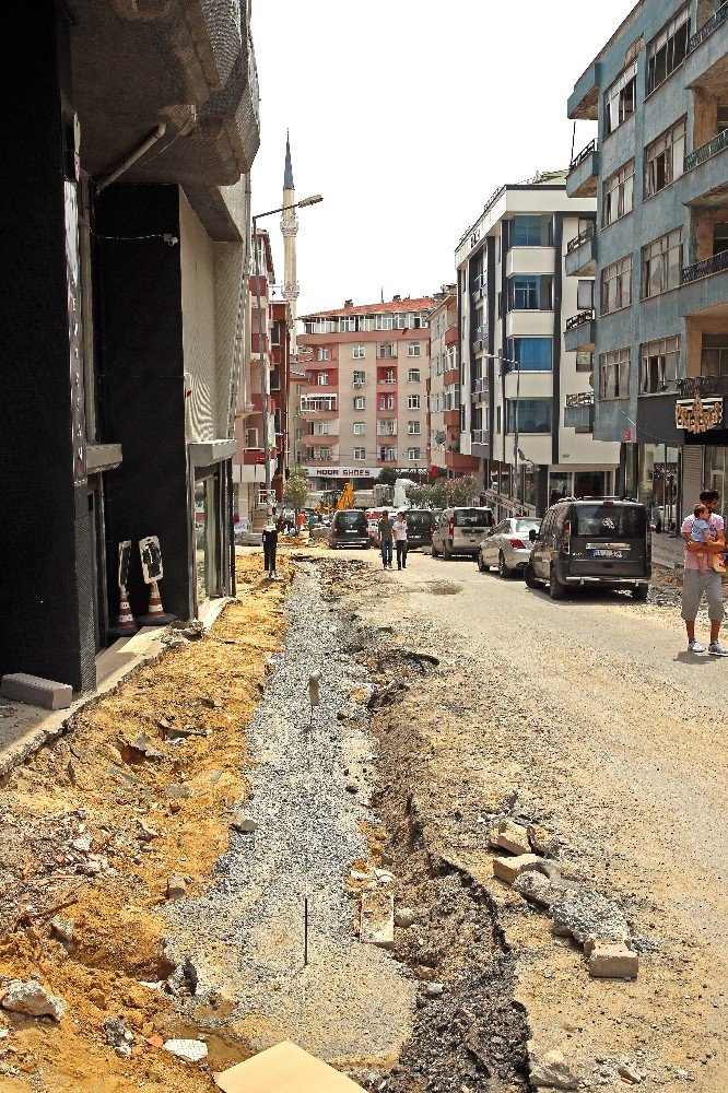 Güngören’de yol yapım çalışmaları aralıksız sürüyor