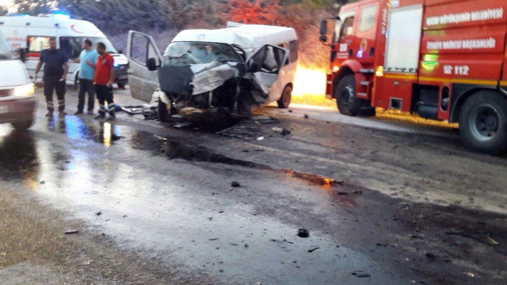 Hatay’da trafik kazası: 1 ölü, 14 yaralı