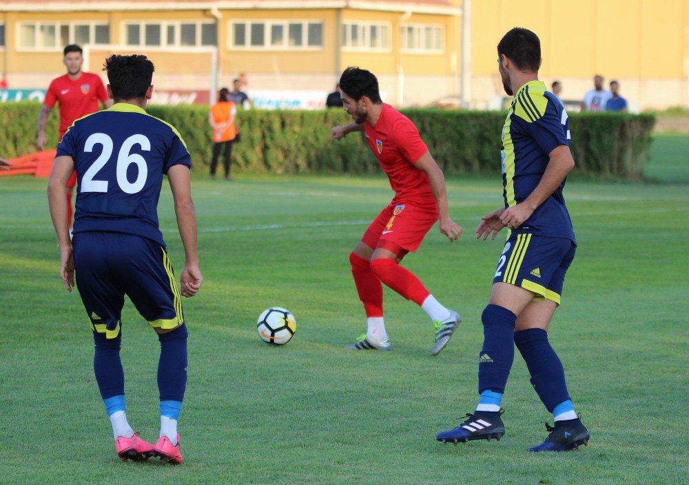 Kayserispor, Tarsus İdman Yurdu ile hazırlık maçı oynadı