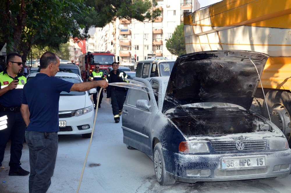 Manisa’da seyir halindeki araç yandı