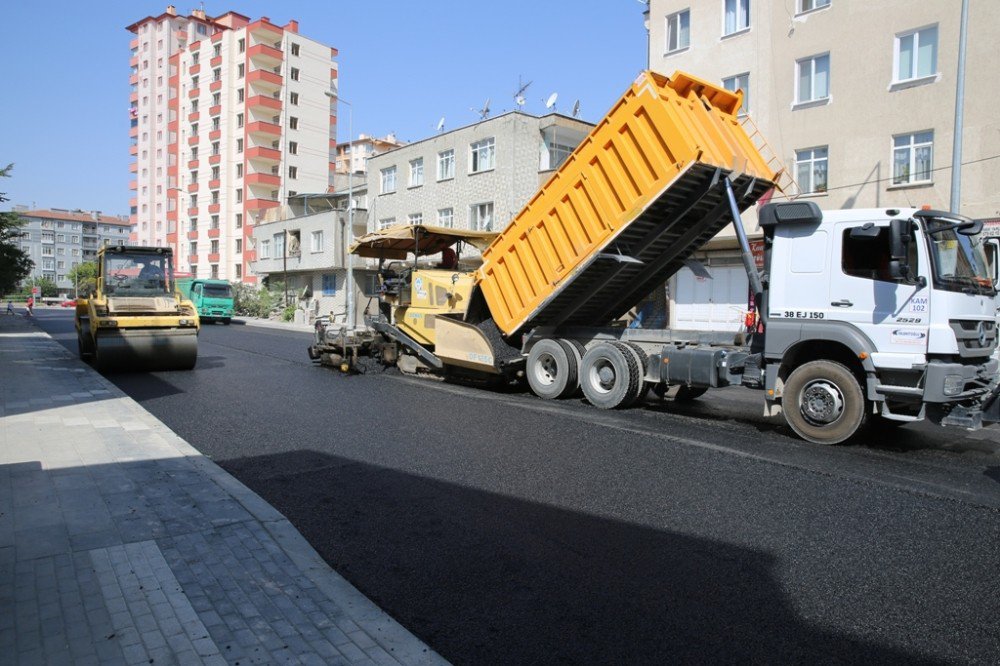 Yunus Emre ile Mevlana Caddesi yenileniyor