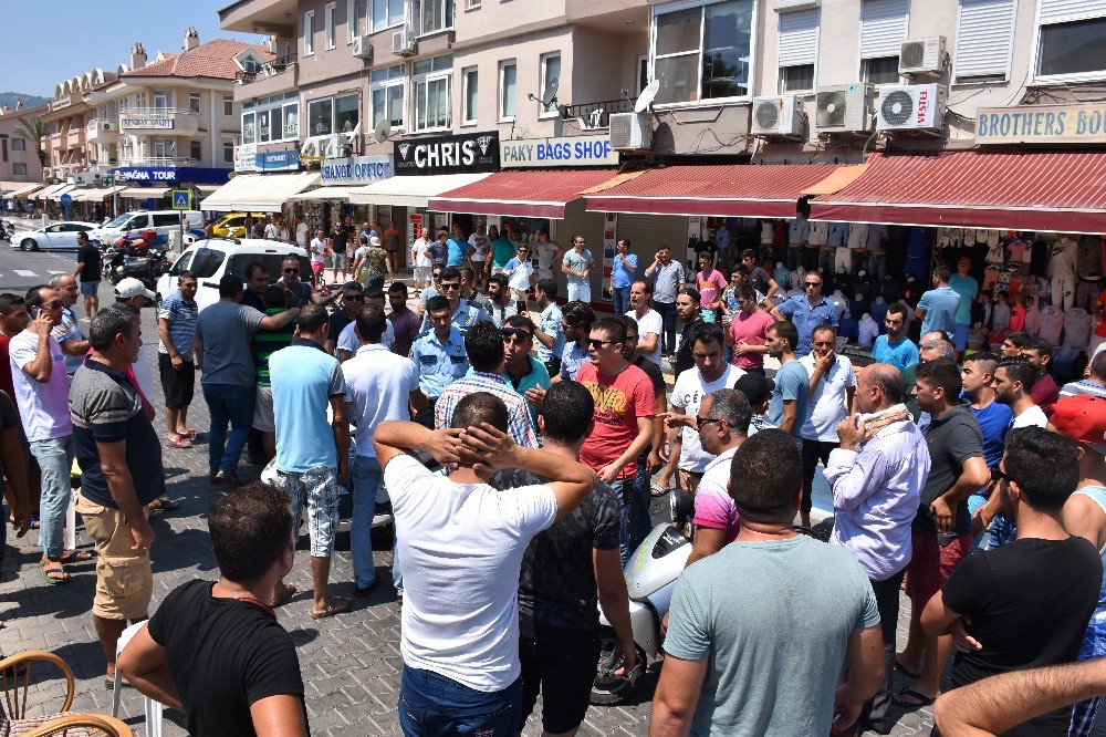 Marka avukatlarına öfkelenen esnaf yol kapattı