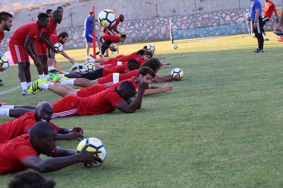 Sağlam’dan futbolcularına lig uyarısı