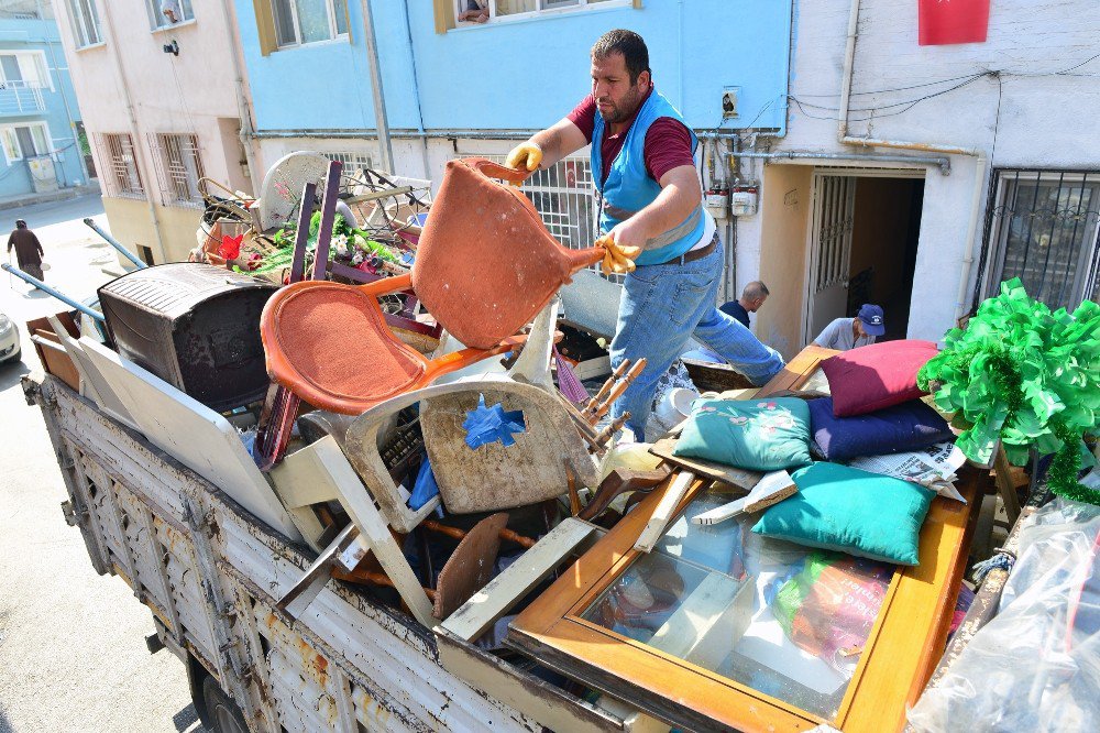 Çöp evlerden 35 ton atık çıkarıldı