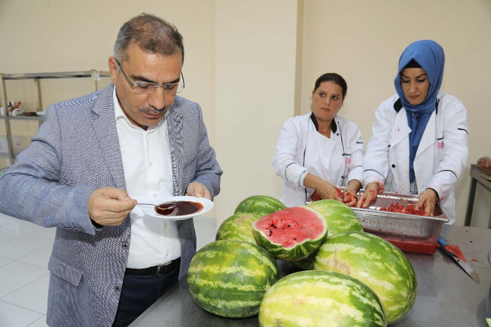 Karpuz pekmezi ekonomiye 250 milyon lira katkı sağlayacak