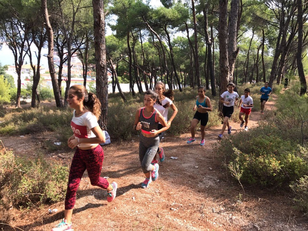 Ayvalıklı atletler yeni sezona başladı