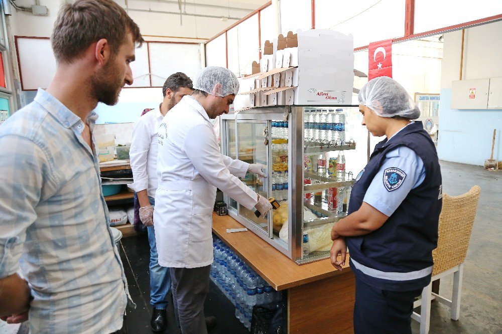 Başakşehir Belediyesi ekiplerinden gıda denetimi