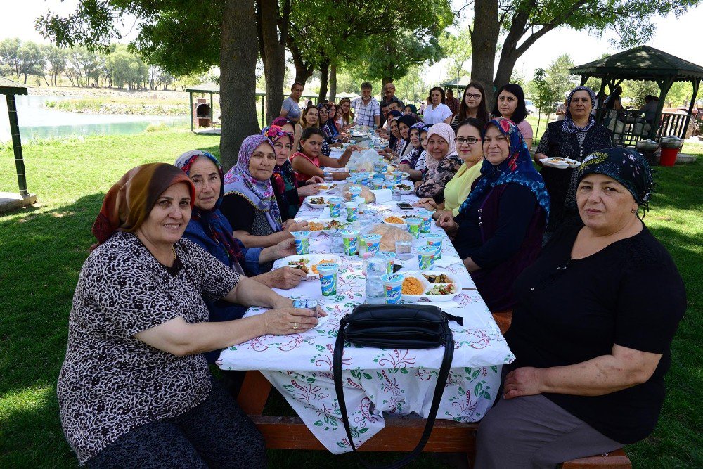 Başkan Ataç, Çifteler’de CHP Kadın Kolları Teşkilatı üyeleri ile buluştu