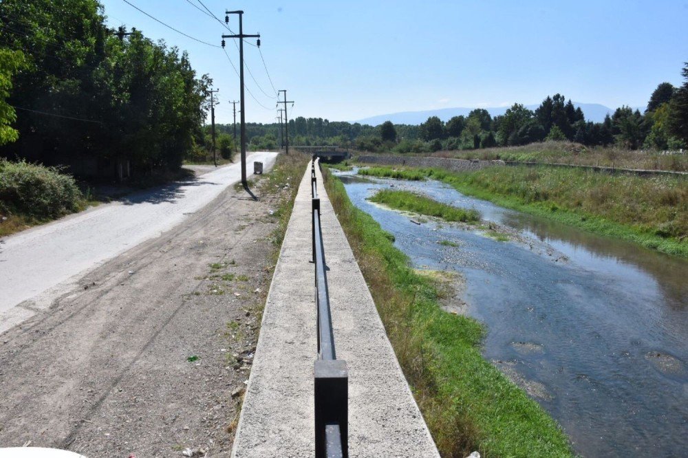 Mezarlık yolu açılıyor