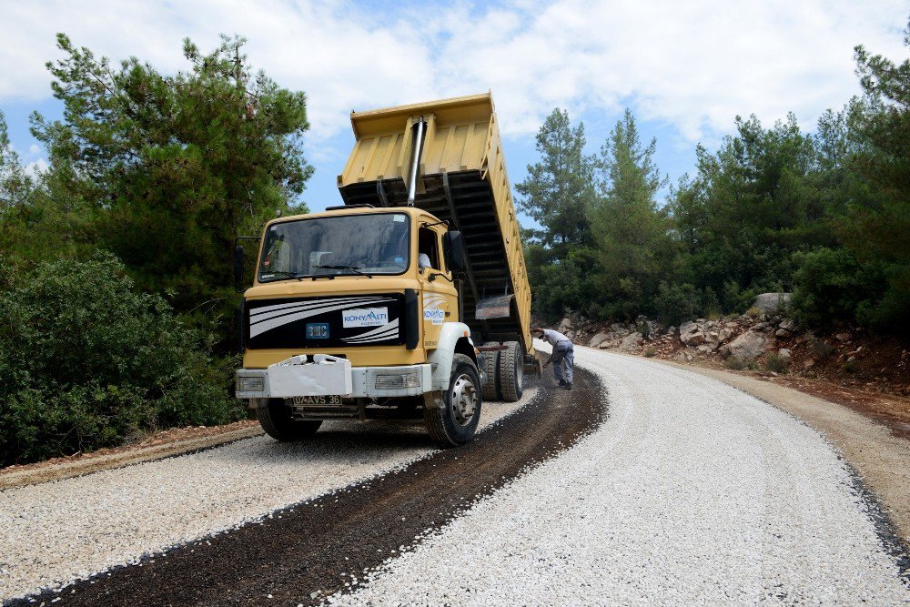 Konyaaltı Belediyesi’nden yayla yoluna asfalt