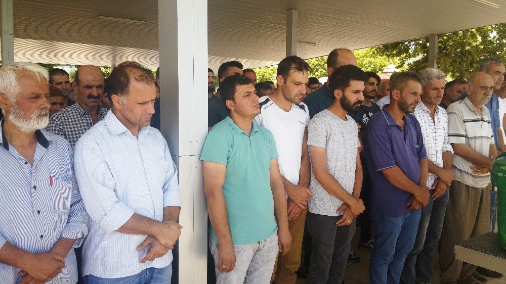 Traktör kazasında ölen 4 kişiden 2’si Malatya’da toprağa verildi