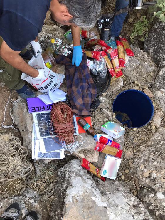 Mardin’de mühimmat dolu 12 PKK sığınağı ele geçirildi