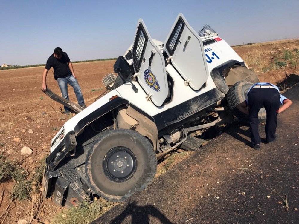 Nusaybin’ de zırhlı araç devrildi