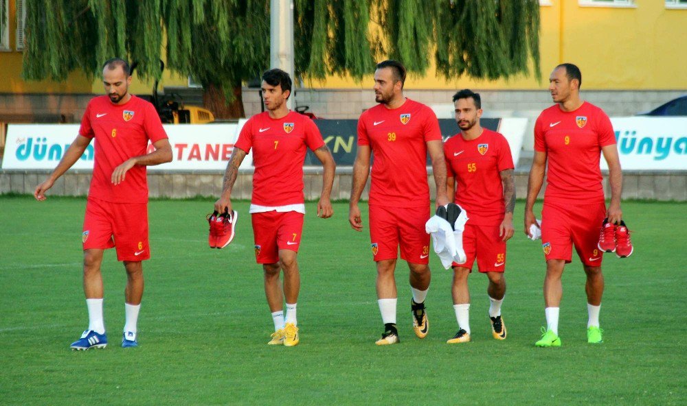 Kayserispor’da Galatasaray maçına hazırlanıyor