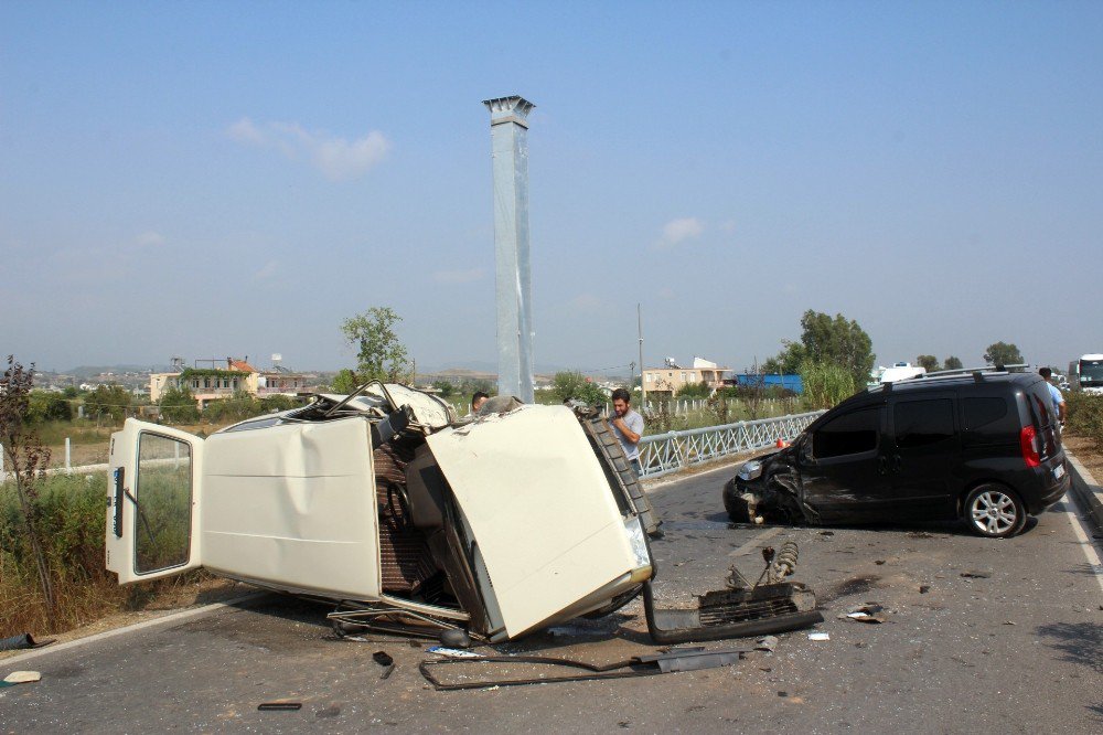 Manavgat’ta trafik kazası: 3 yaralı