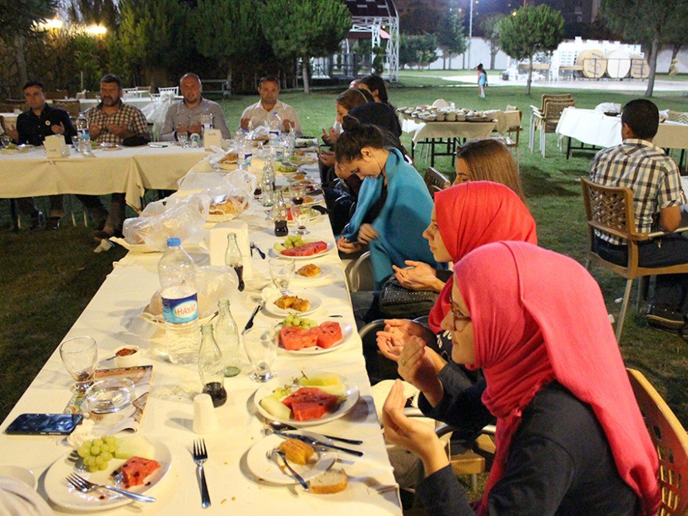 Çanakkale AFAD Boşnak öğrencileri ağırladı