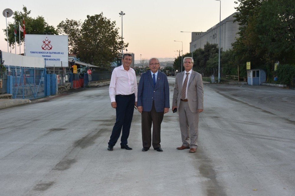 Başkan Albayrak Barbaros Caddesindeki yol çalışmasını inceledi