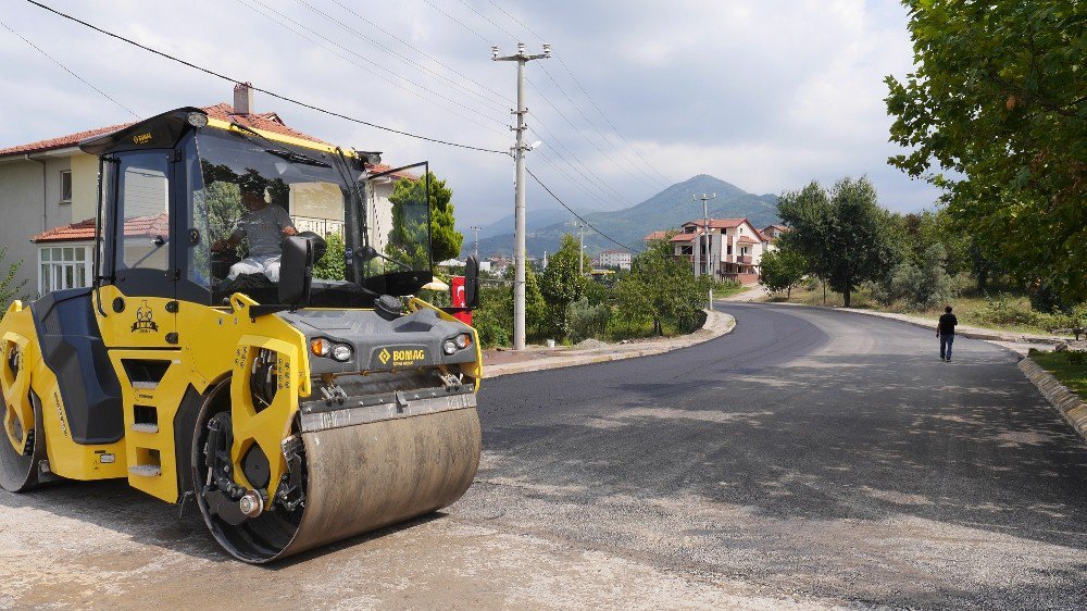 Başiskele’de asfalt çalışmaları sürüyor