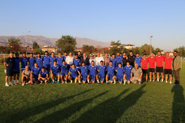 Başkan Başsoy, Anagold 24 Erzincan spora başarılar diledi