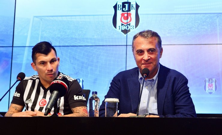 Medel: “Çok büyük bir kulübe geldim”