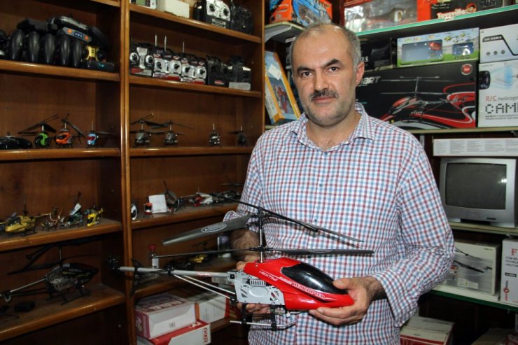 Helikopter pilotu olamadı ama helikopter tamircisi oldu