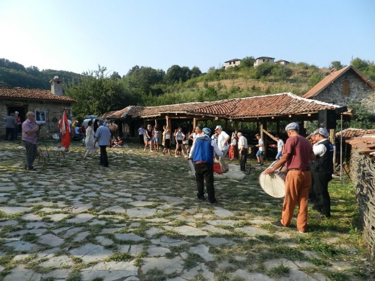 Kosova’nın geleneklerini sergileyen "Etno Fest" başladı