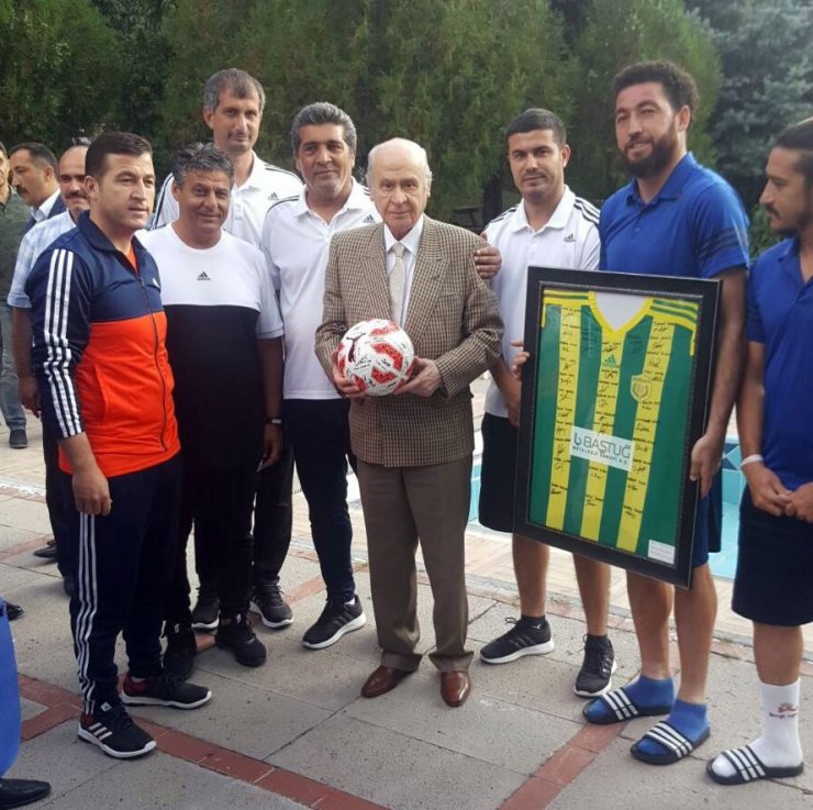 MHP Lideri Bahçeli, Osmaniyespor FK kampını ziyaret etti