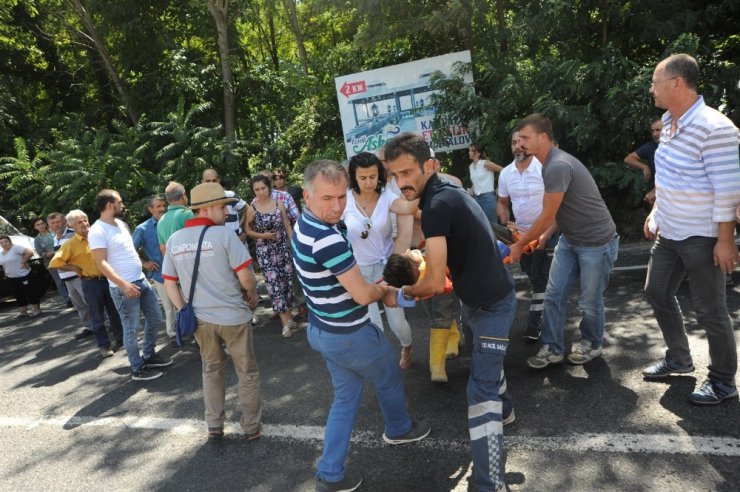 Bursa’da feci kaza: 2’si ağır 6 yaralı