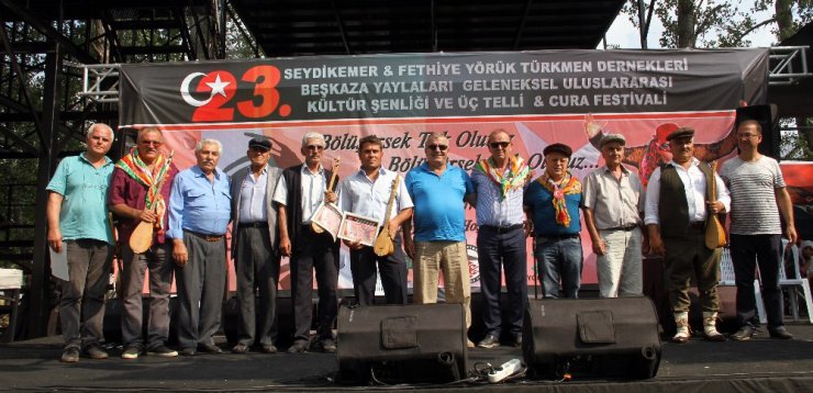 Beşkaza Yaylası üç telli bağlama ve cura nağmeleriyle şenlendi