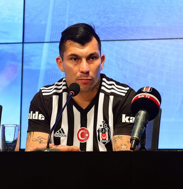 Medel: “Çok büyük bir kulübe geldim”