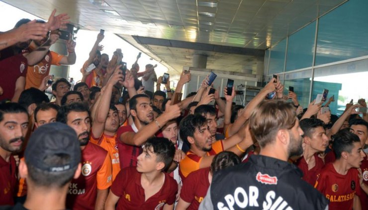 Feghouli, İstanbul’a geldi