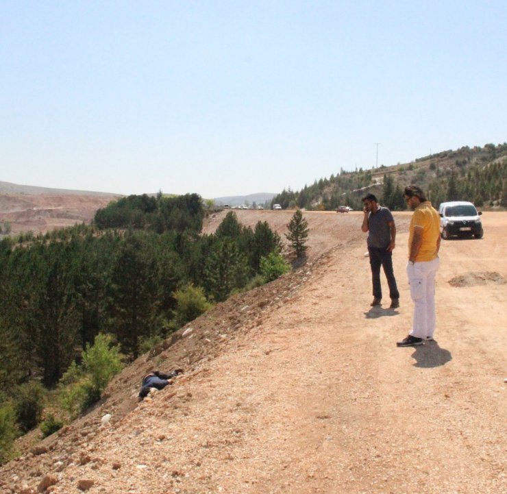 Konya’da yol kenarında başından vurulmuş erkek cesedi bulundu