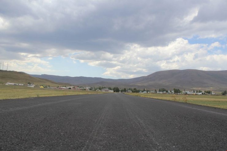 Selim Akçakele arası 17 kilometre sıcak asfalt oldu