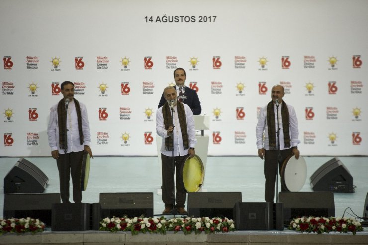 AK Parti 16. kuruluş yıl dönümü etkinliklerinde AK şarkılar